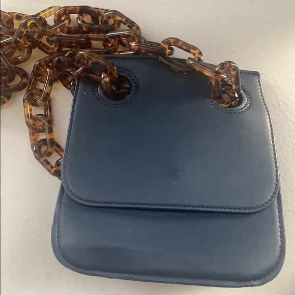 Tortoise Chain Navy blue vegan Leather Bag - Picture 2 of 8